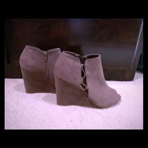 Wedge Peep toe heels